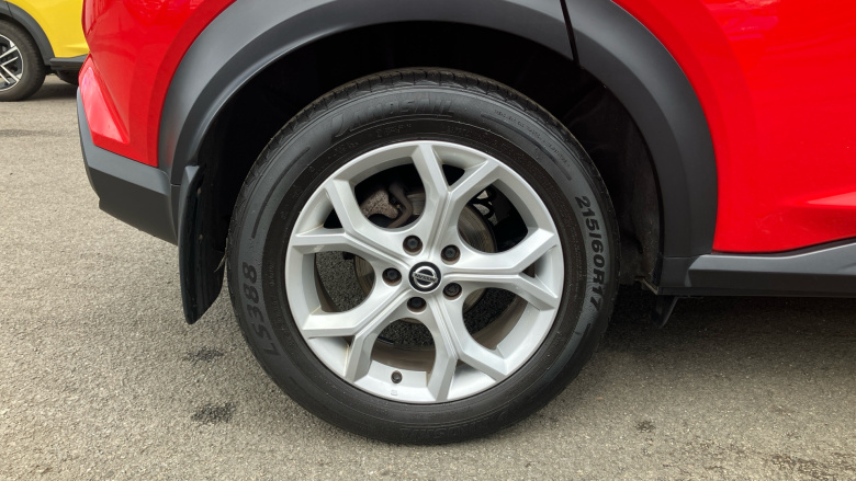 Nissan Juke 1.0 DiG-T N-Connecta 5dr Petrol Hatchback